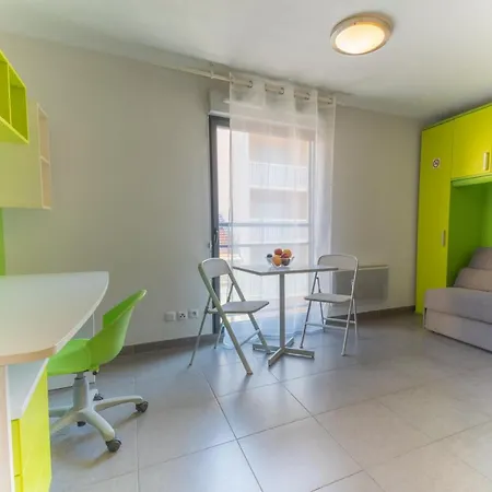 Le Campus 3*